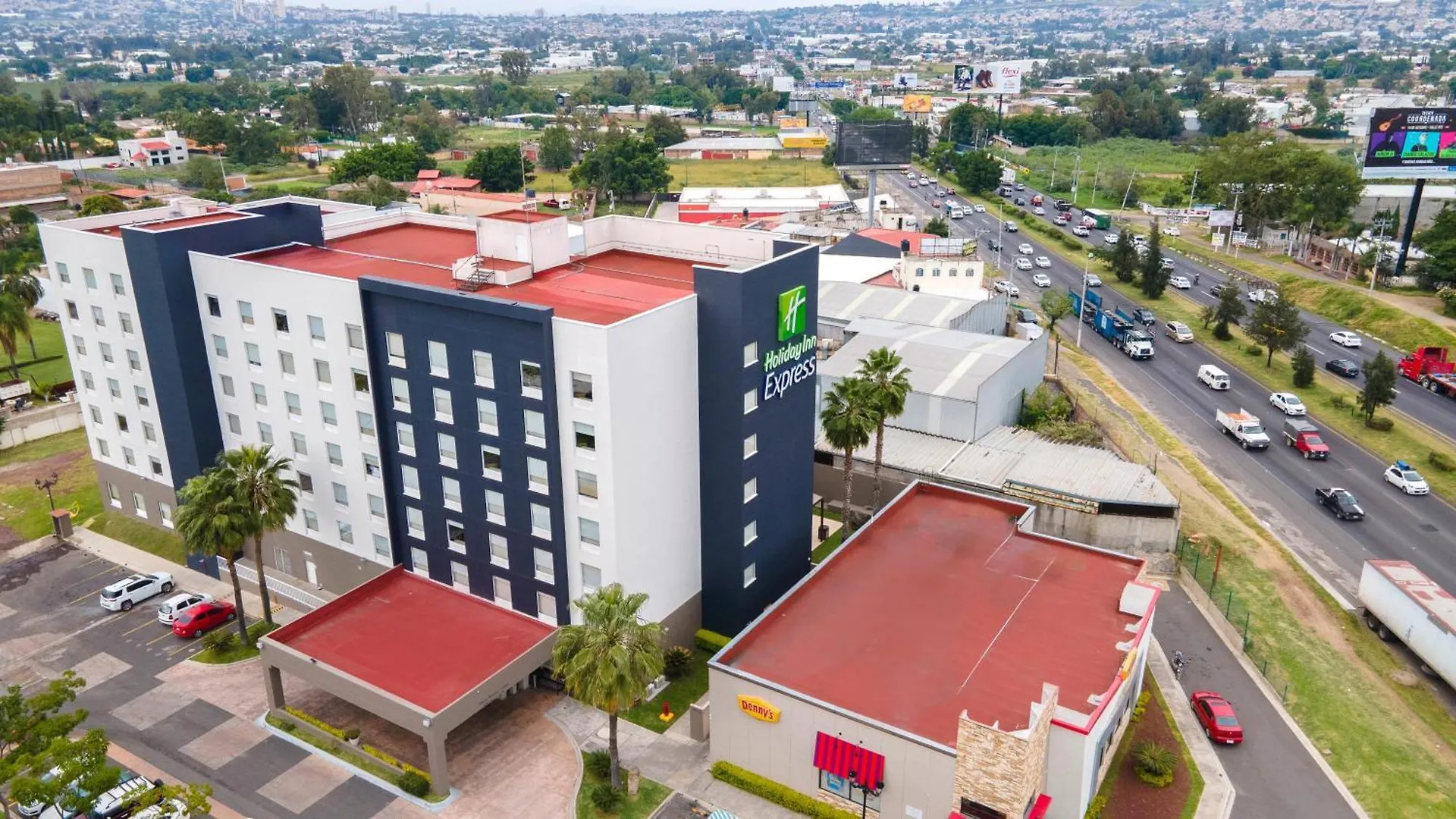 Holiday Inn Express Guadalajara Aeropuerto By Ihg Las Pintas Hotel