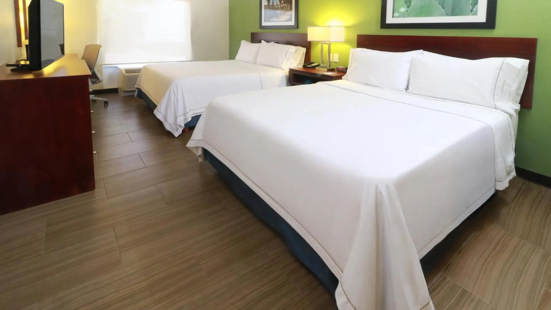 Holiday Inn Express Guadalajara Aeropuerto By Ihg Las Pintas Mexico